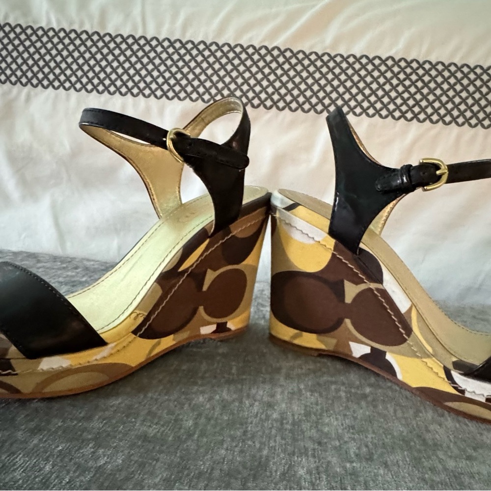 Stylish Black and Brown Wedge Sandals
